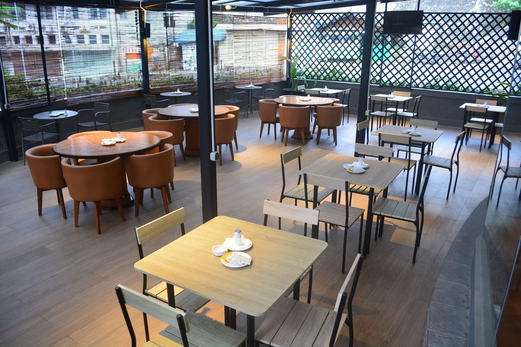 Yunna Hotel Lampung Bandar Lampung Exteriör bild