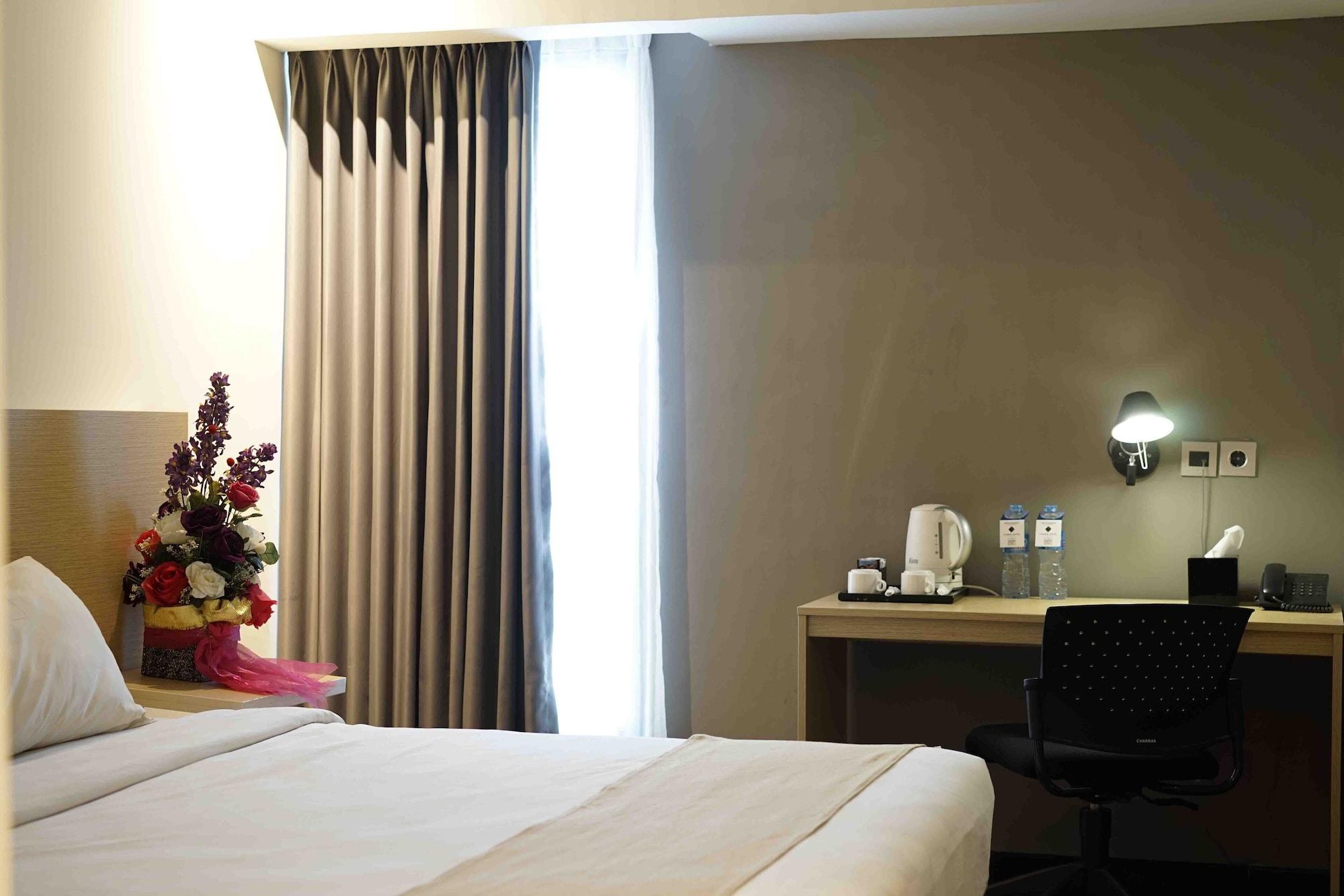 Yunna Hotel Lampung Bandar Lampung Exteriör bild