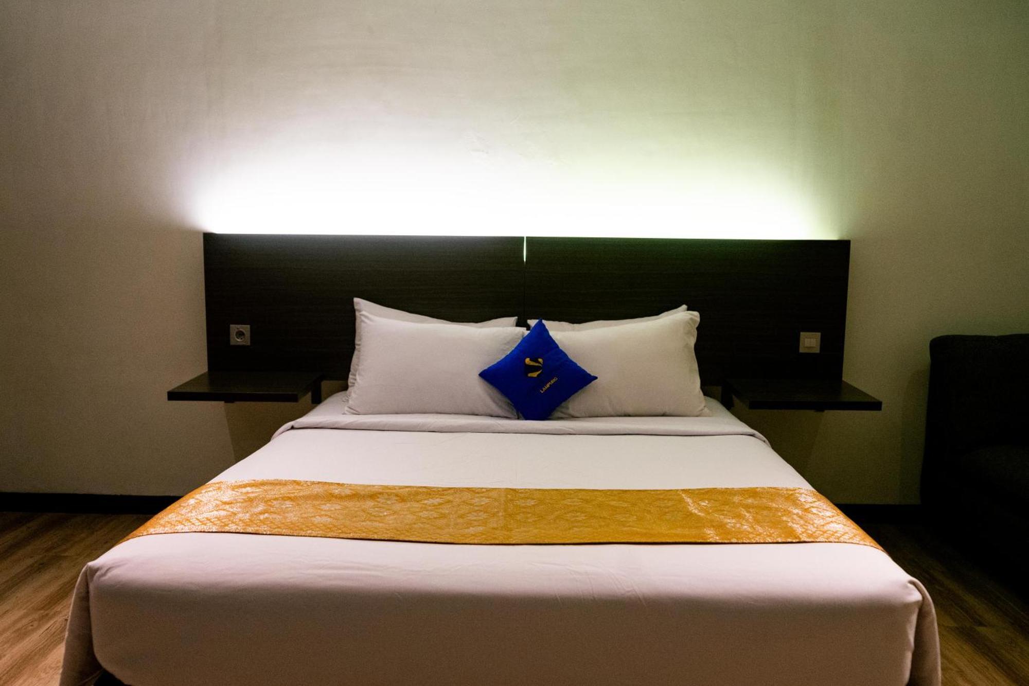 Yunna Hotel Lampung Bandar Lampung Exteriör bild