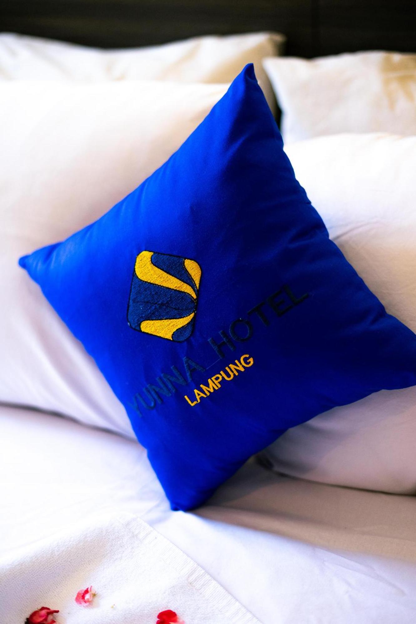 Yunna Hotel Lampung Bandar Lampung Exteriör bild