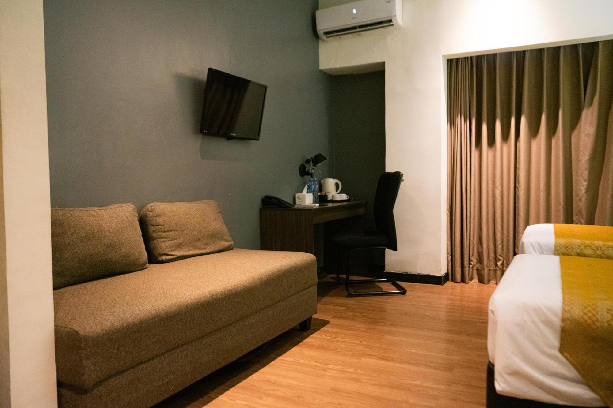 Yunna Hotel Lampung Bandar Lampung Exteriör bild