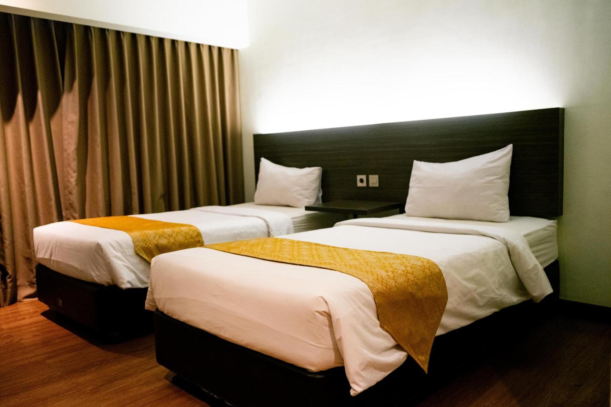 Yunna Hotel Lampung Bandar Lampung Exteriör bild