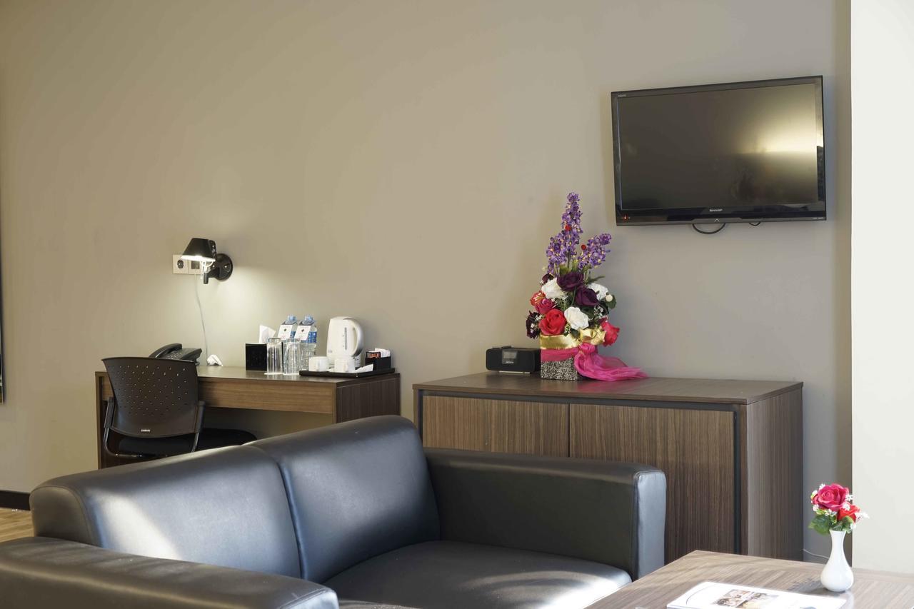Yunna Hotel Lampung Bandar Lampung Exteriör bild