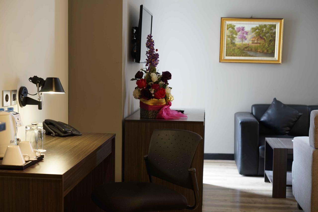 Yunna Hotel Lampung Bandar Lampung Exteriör bild